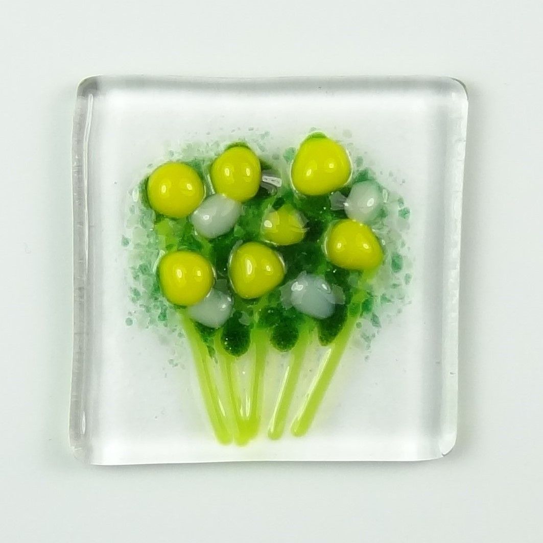 Handmade fused glass art greeting card, any occasion ~ yellow & white flowers, floral, bouquet ~ 4x4 inch card, 1.5 inch (+/-) glass (#443)