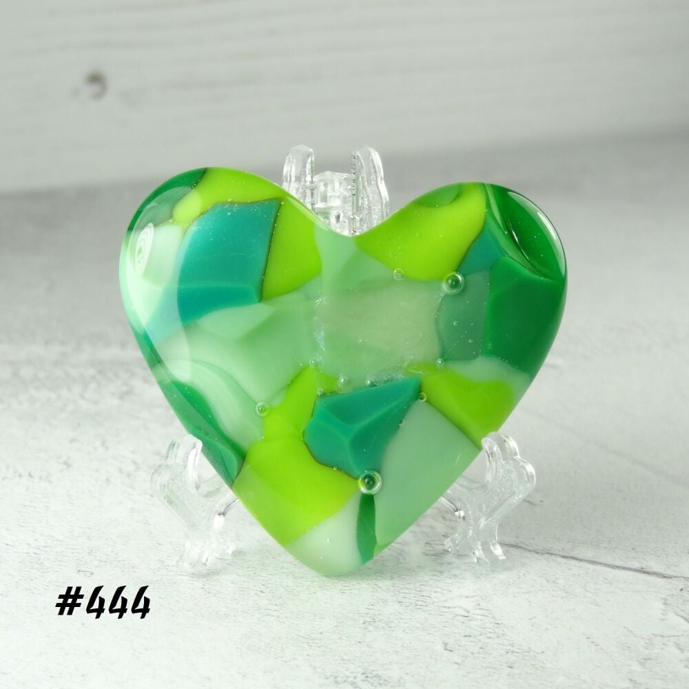 Handcrafted green fused glass heart with a stand - 5 cm (+/-) heart (#444)