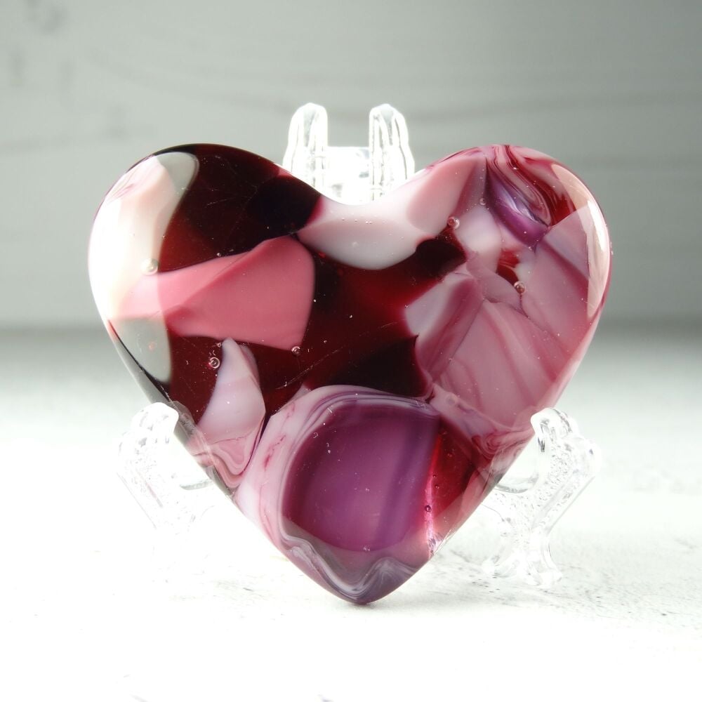 Handcrafted pink fused glass heart with a stand - 5 cm (+/-) heart (#402)