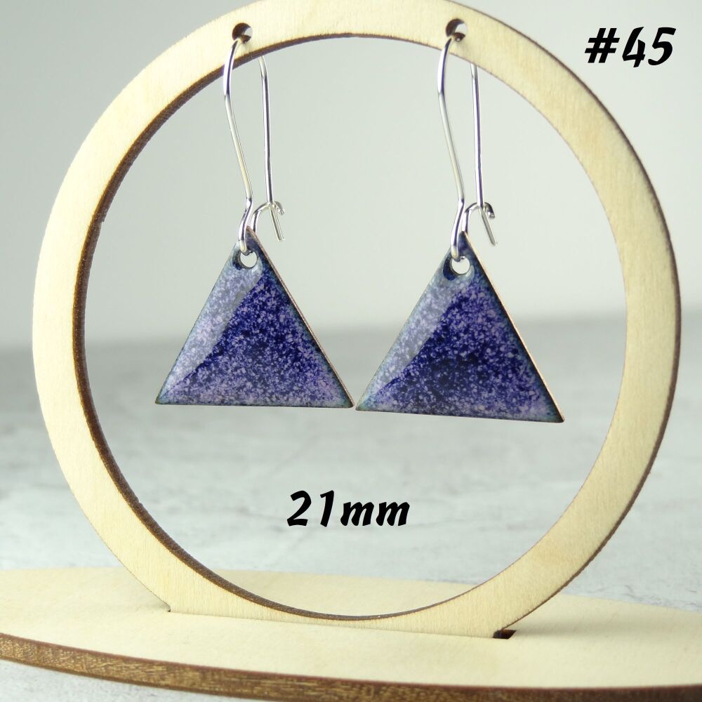 Handcrafted mauve-pink & black specked triangle-shaped enamelled copper earrings, 21mm, on sterling silver wires, in a gift box (#45)