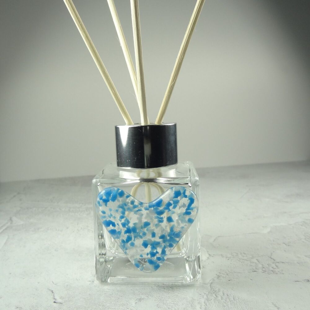 Handcrafted blue heart decorated fused glass reed diffuser &ndash; A unique gift with 4 reeds