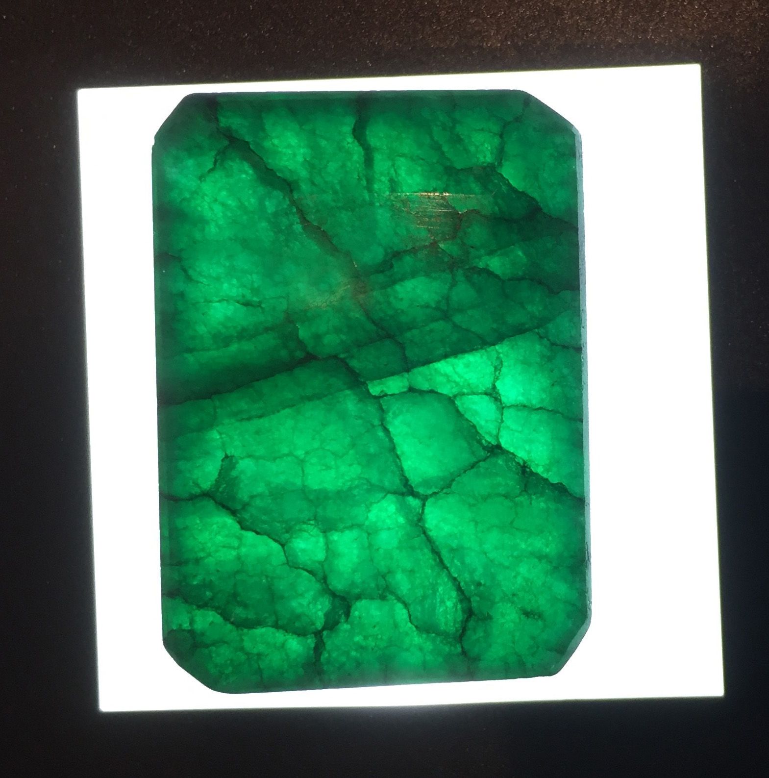 Dyed quartz imitating emerald