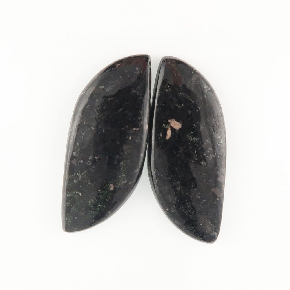 Nuummite pair