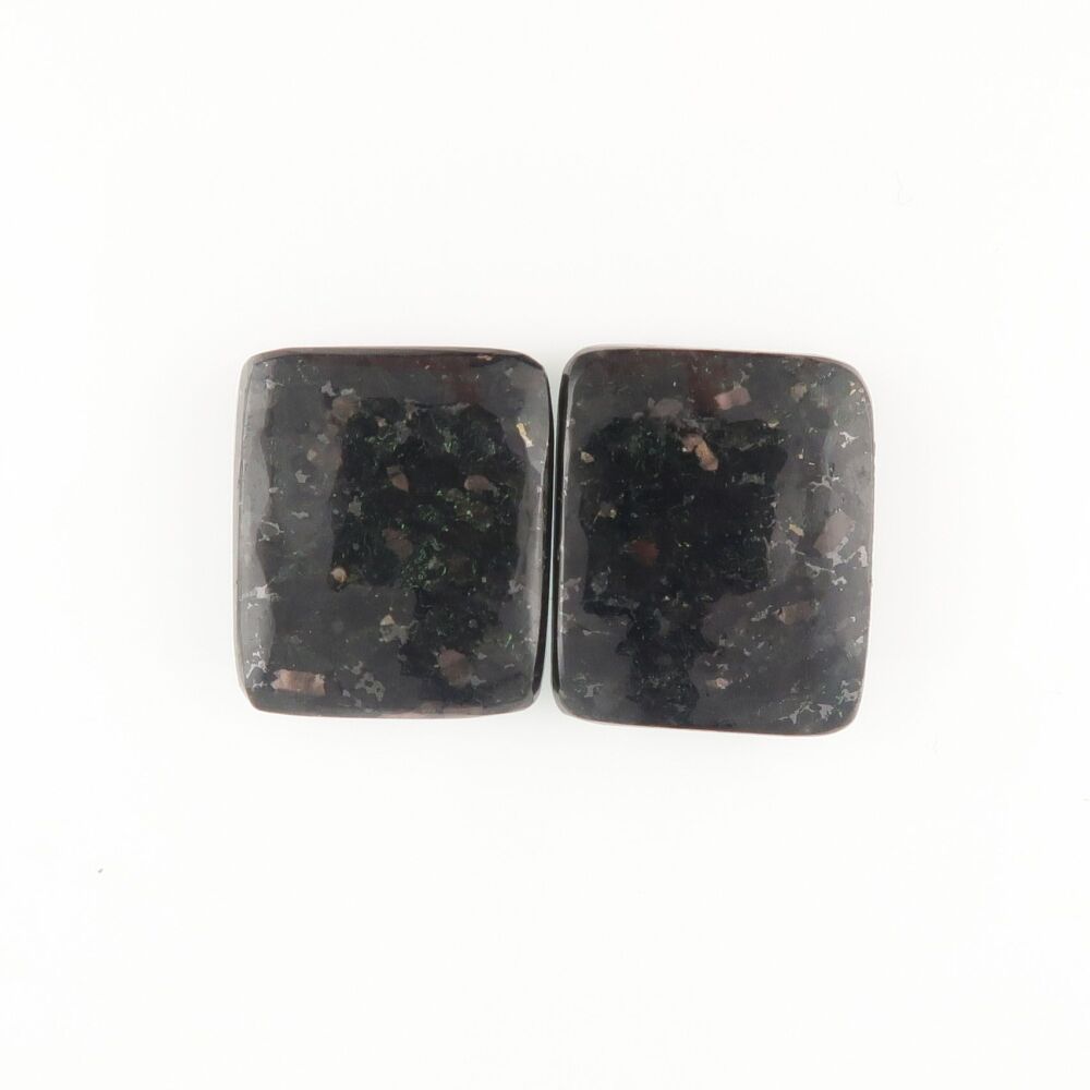 Nuummite pair - 2397
