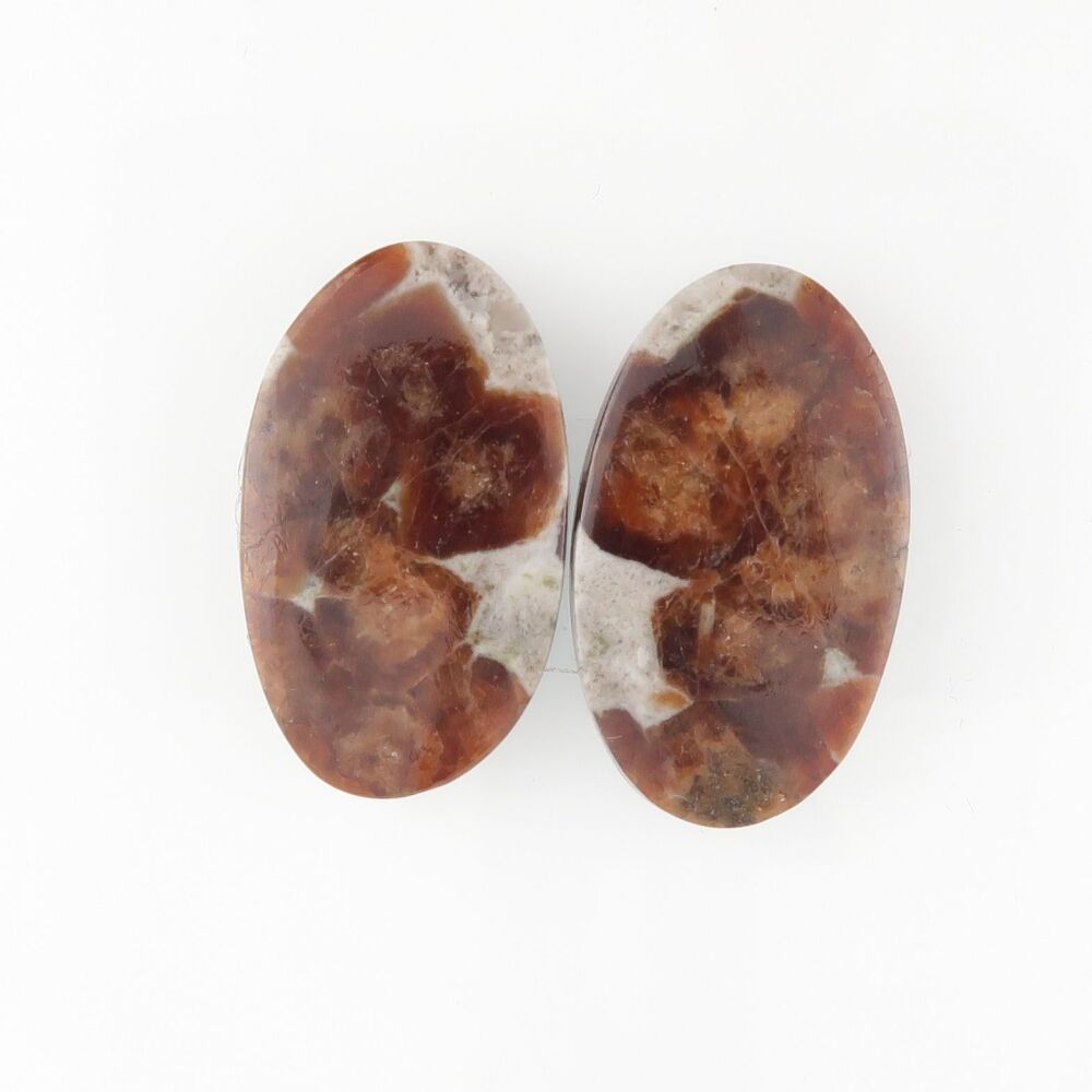 Spessartine garnet in limestone pair - 3323