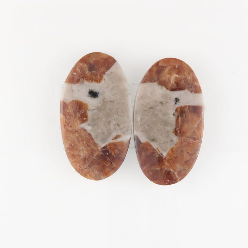 Spessartine garnet in limestone pair - 3614