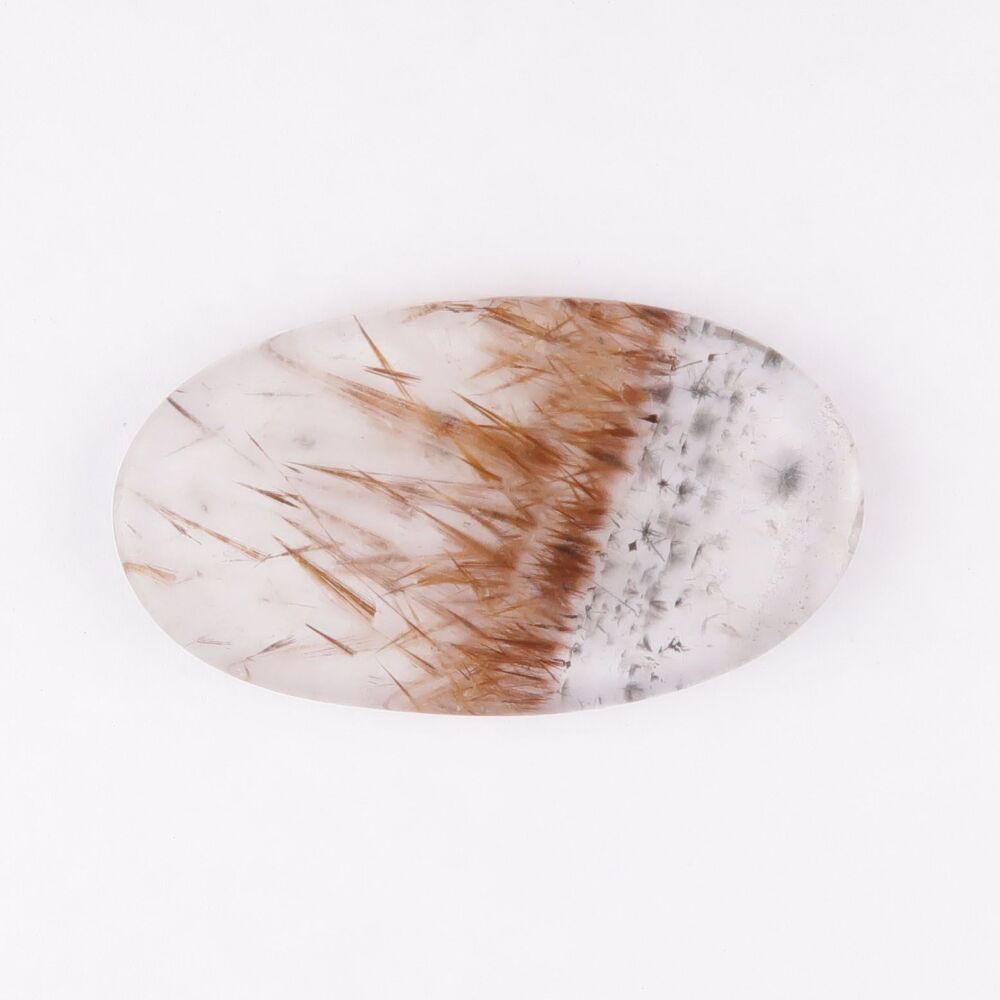 Quartz cabochon with goethite inclusions - 3931