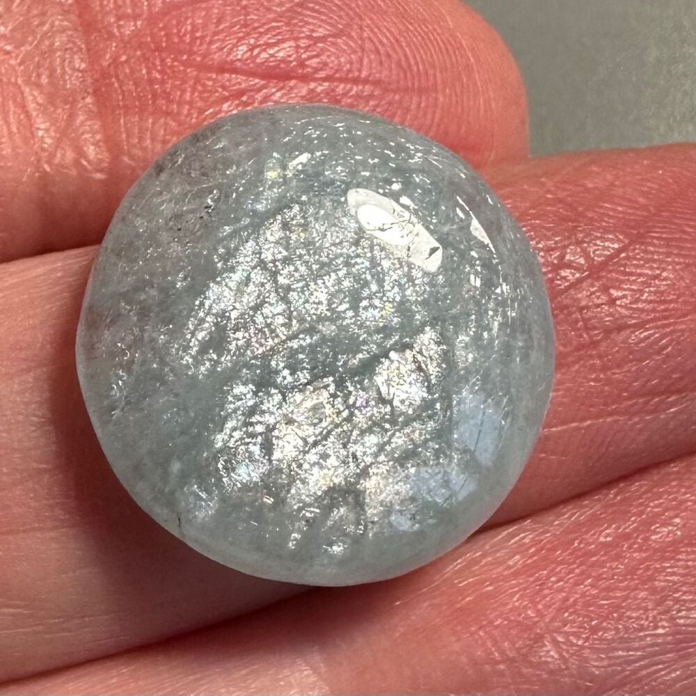 Aquamarine cabochon with sheen - 3639