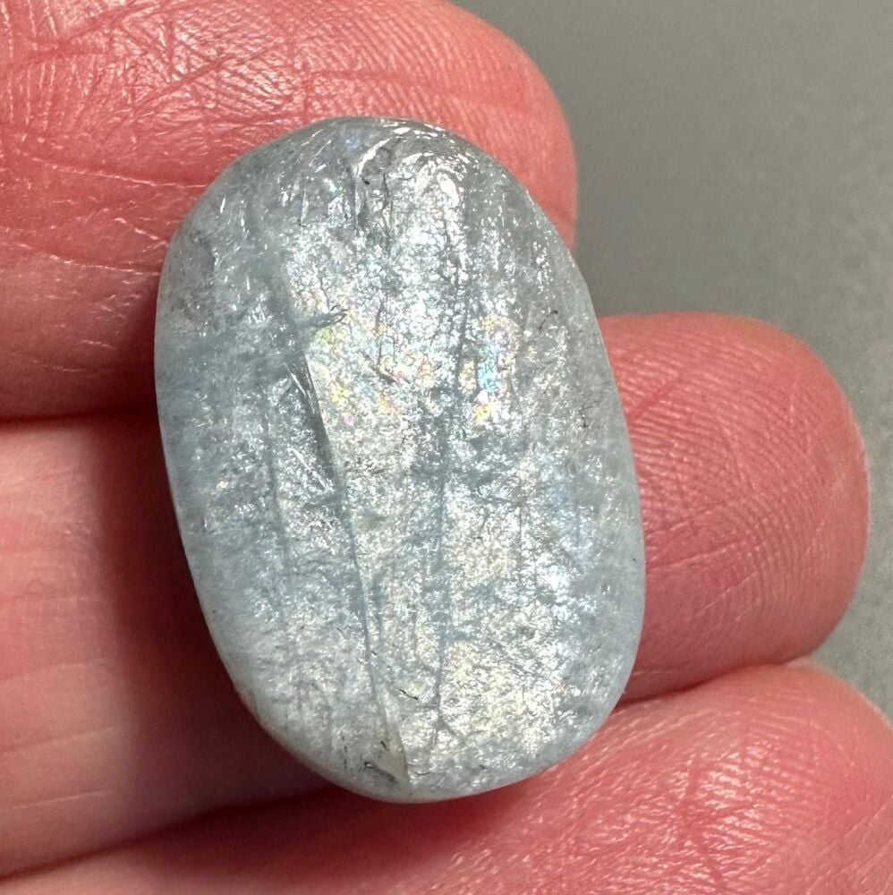 Aquamarine cabochon with sheen - 3637