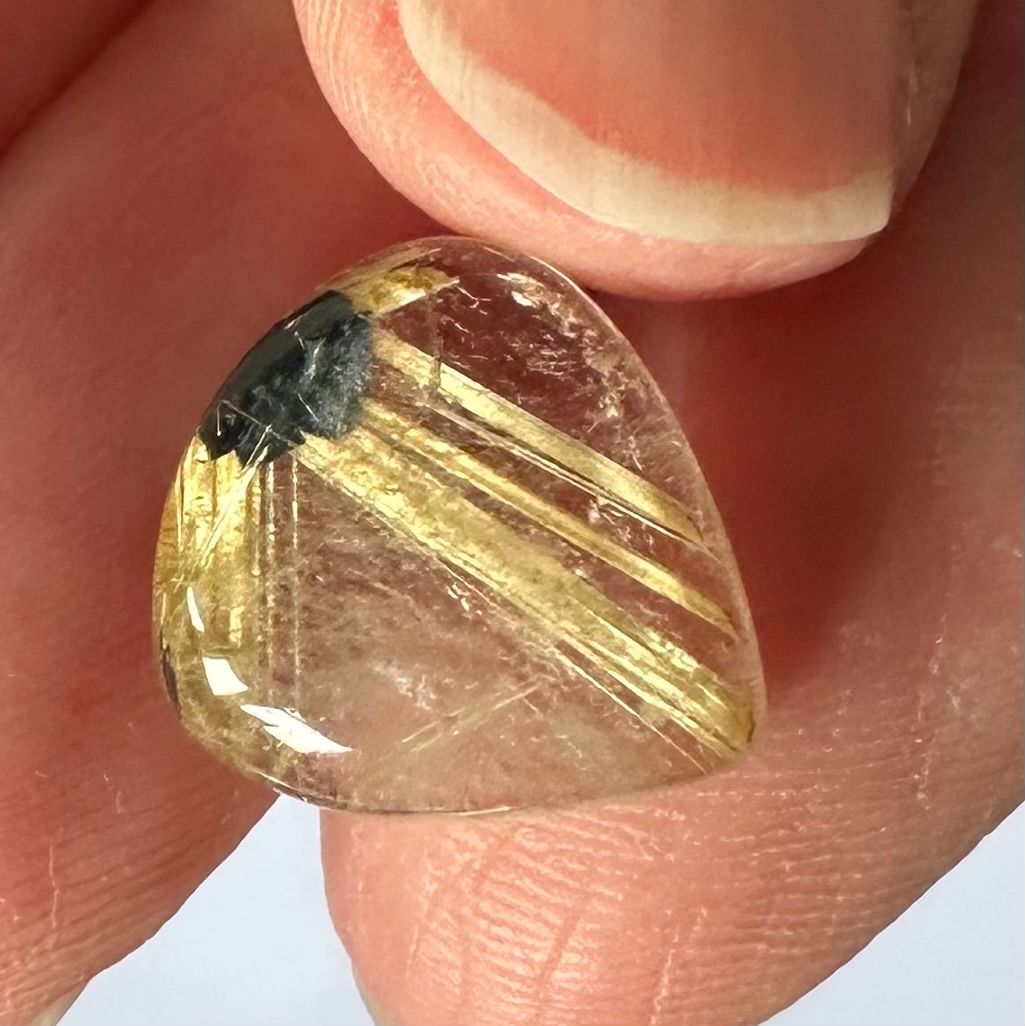 Rutilated quartz & hematite "star" cabochon - 4391
