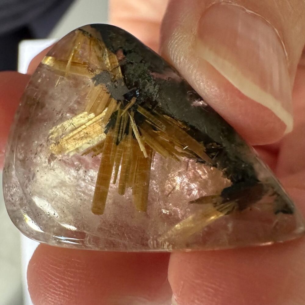 Rutilated quartz & hematite "star" cabochon - 4507