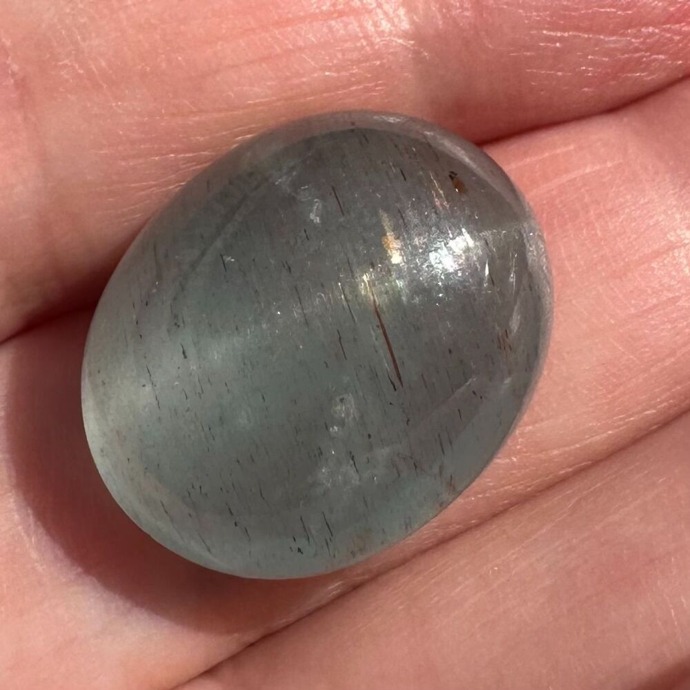 Aquamarine with chatoyancy (cat's-eye) & iridescence from inclusions - 4524
