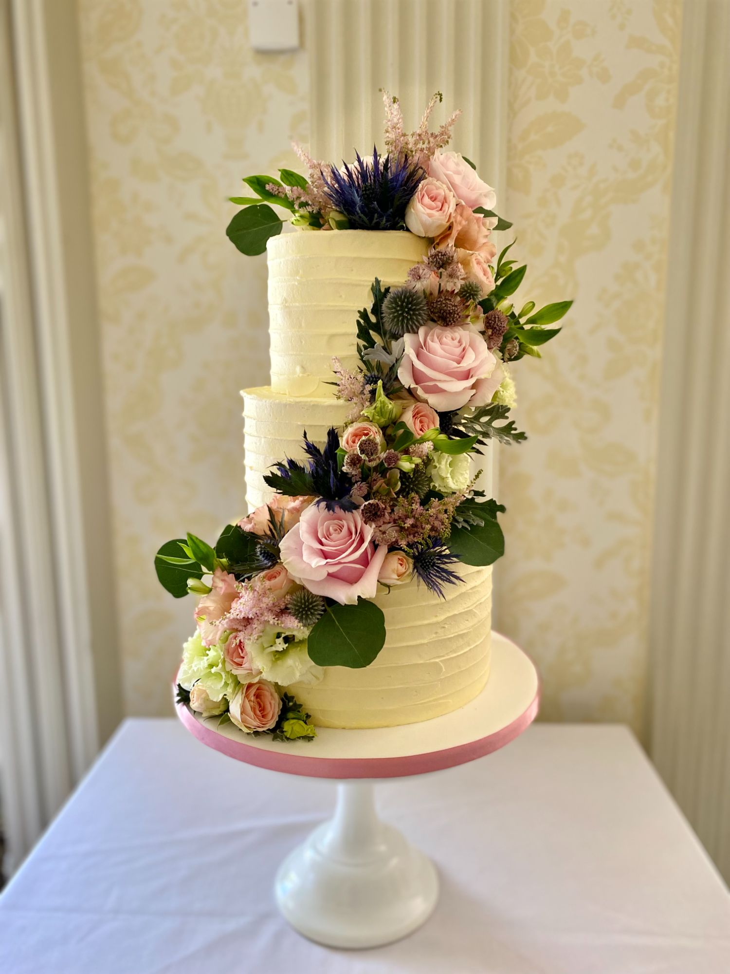 Helen Jane Cake Design, Christchurch, Dorset - wedding cakes (23)