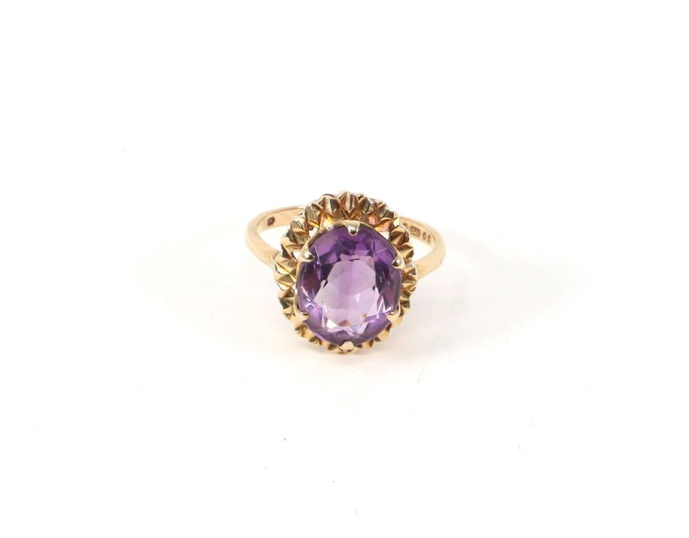 9ct Gold Amethyst Solitaire Ring     #1368