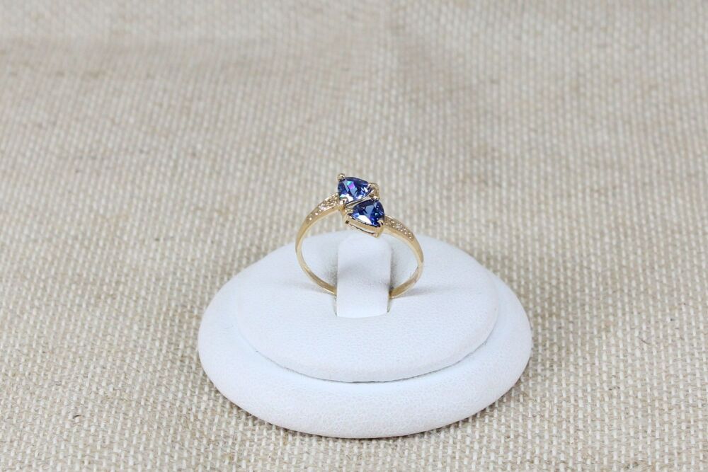 9ct Gold & Blue Iolite Ring  #2861