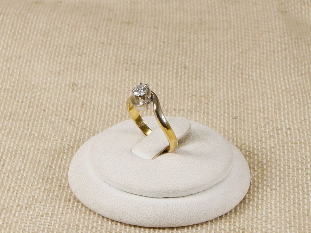 Vintage 18ct Gold Diamond Solitaire Ring   #2197