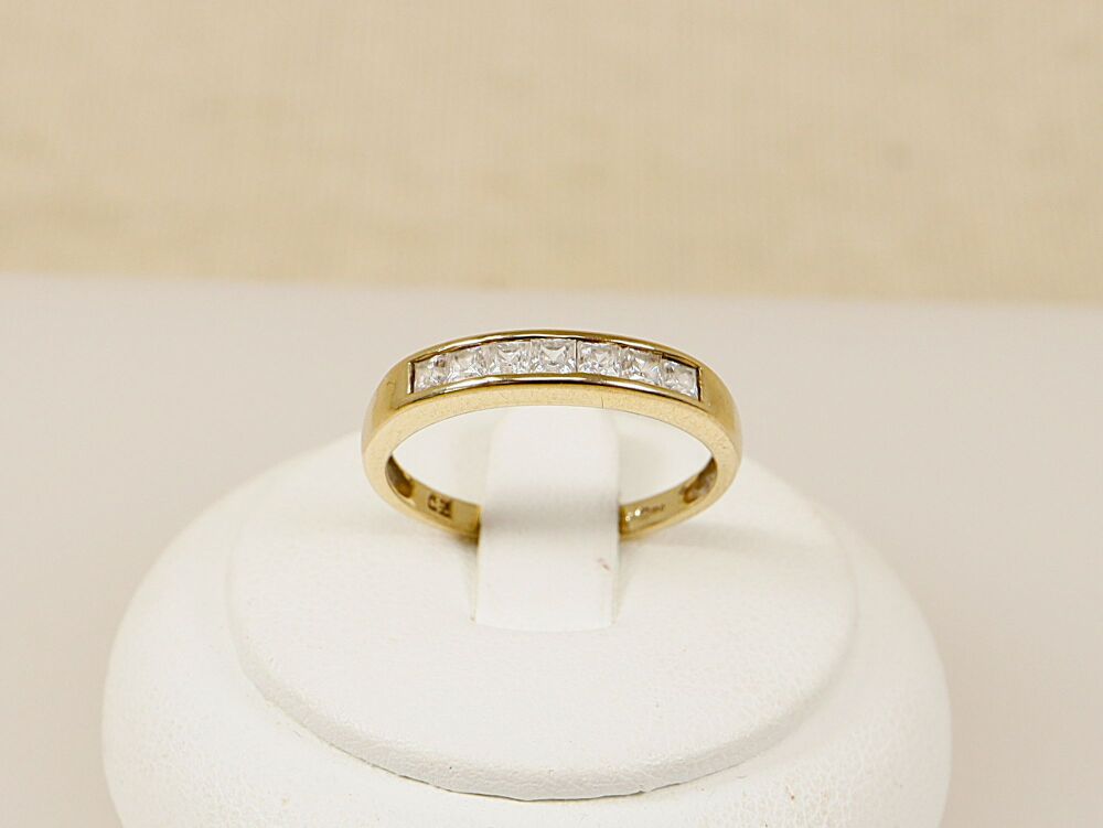 9ct Gold & Cubic Zirconia half Eternity Ring #2604