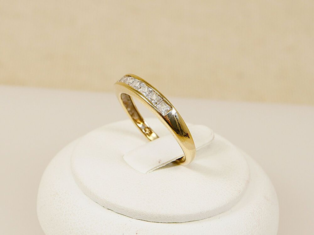 9ct Gold & Cubic Zirconia half Eternity Ring #2604