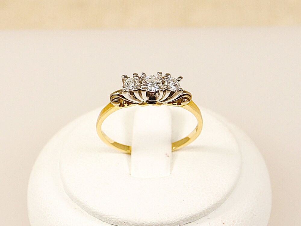 Vintage 18ct Gold & Diamond Trilogy Ring  #3146