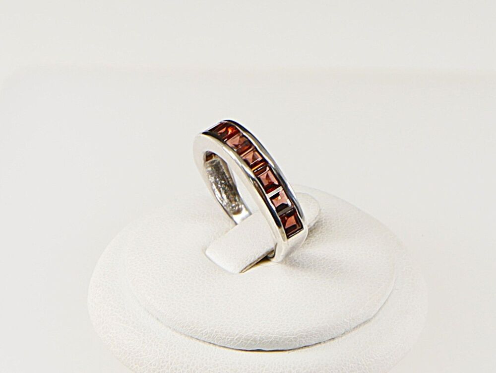 Silver Garnet Band Ring   #0247