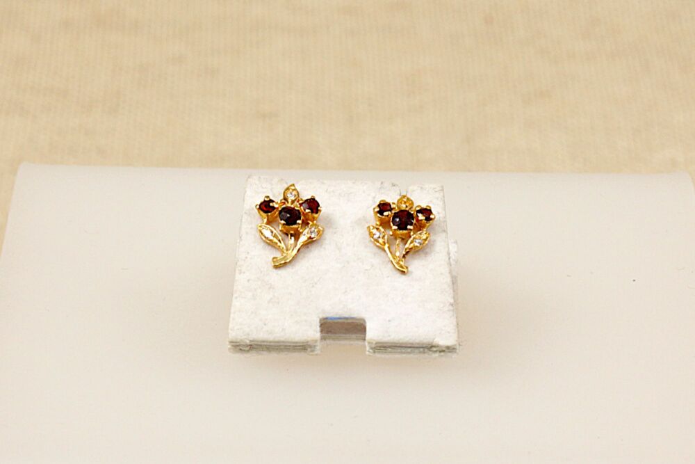 9ct Gold & Garnet Stud Earrings  #3475