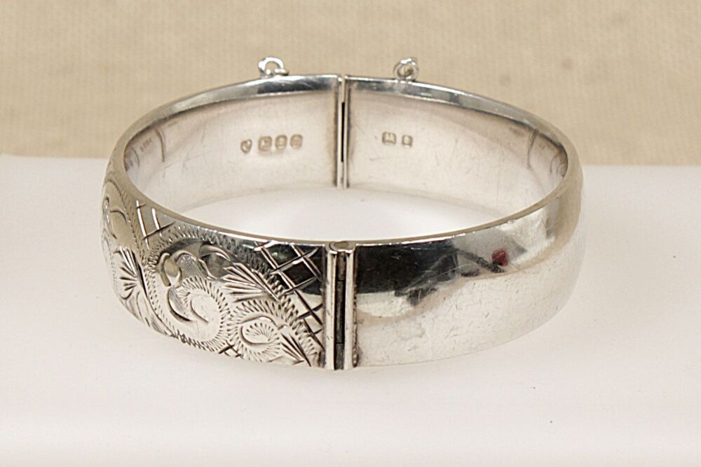 Vintage Silver Hinged Bangle   #3116