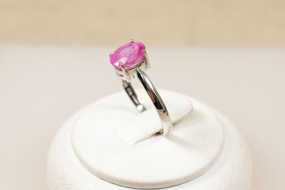 9ct White Gold Pink Sapphire Solitaire Ring   #3829