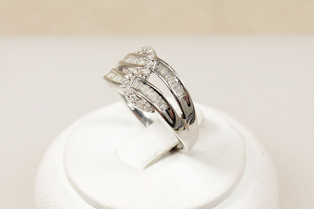 9ct White Gold Diamond Cluster Ring  #3839