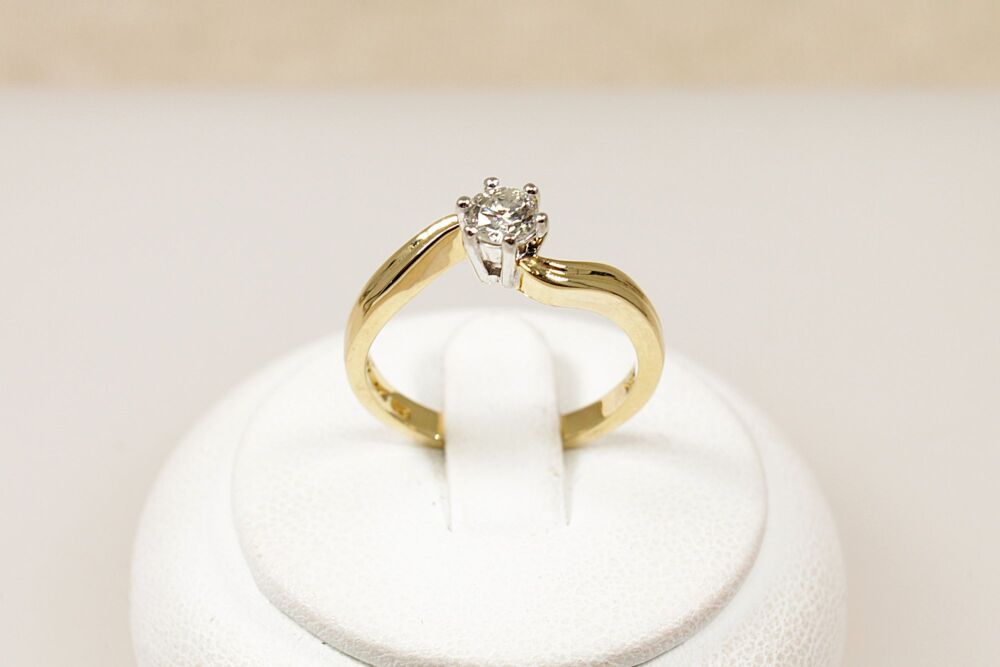 18ct Gold Diamond Solitaire Ring   #3775