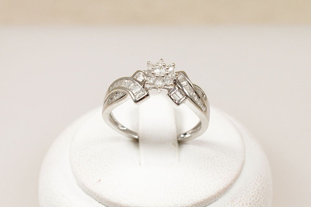 9ct White Gold Diamond Cluster Ring   #3838