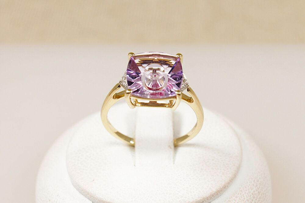 9ct Gold Amethyst & Diamond Solitaire Ring  #3801