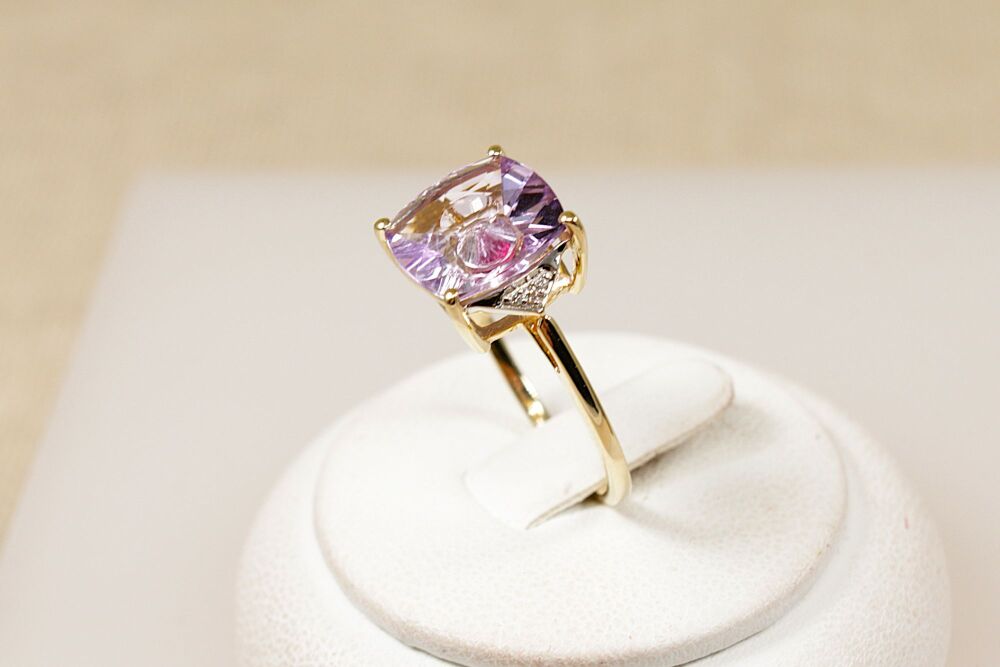 9ct Gold Amethyst & Diamond Solitaire Ring  #3801