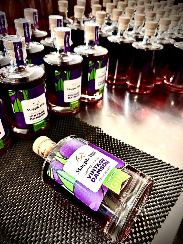 <!--001-->Limited Edition Vintage Damson Gin 50cl
