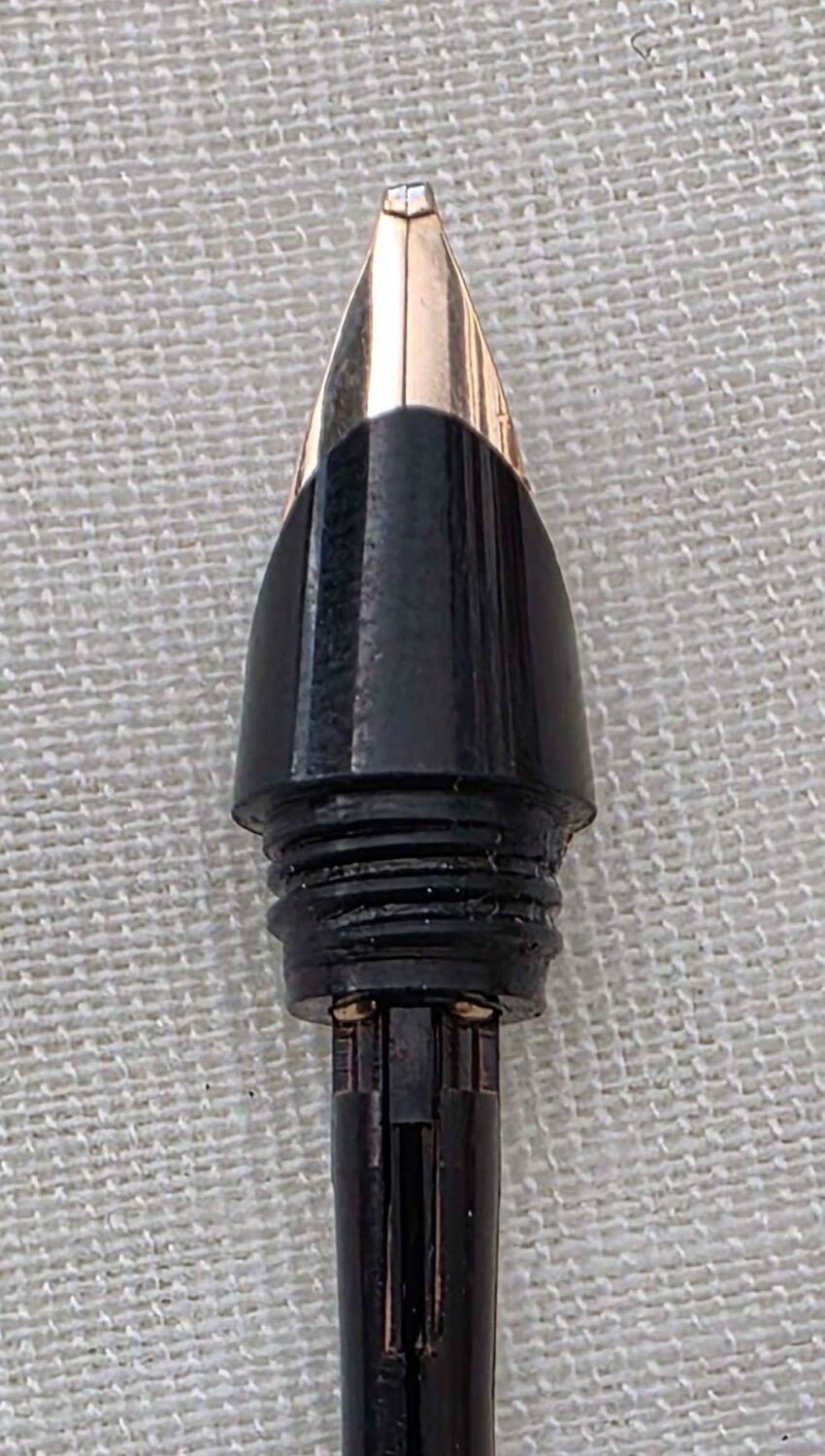 N1044 - Parker 45 Medium Oblique14ct Nib.