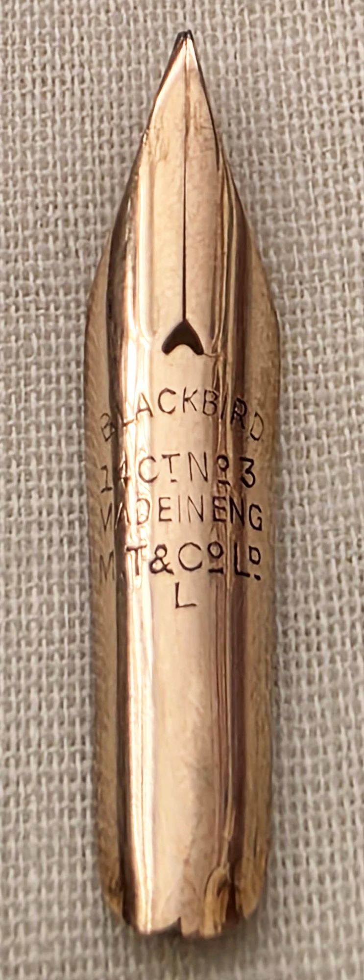 N1146 -Mabie Todd Blackbird Medium Nib