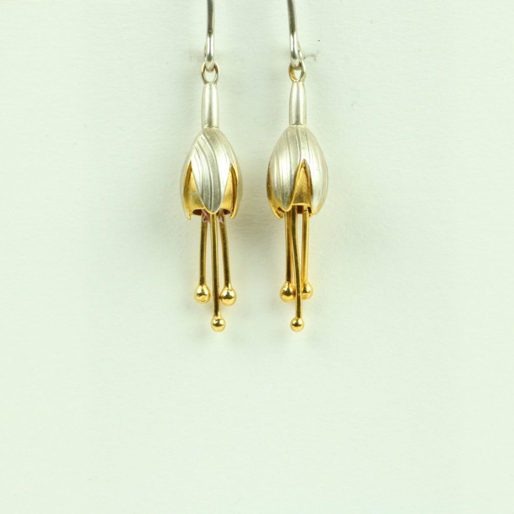 Fuchsia small drop earrings