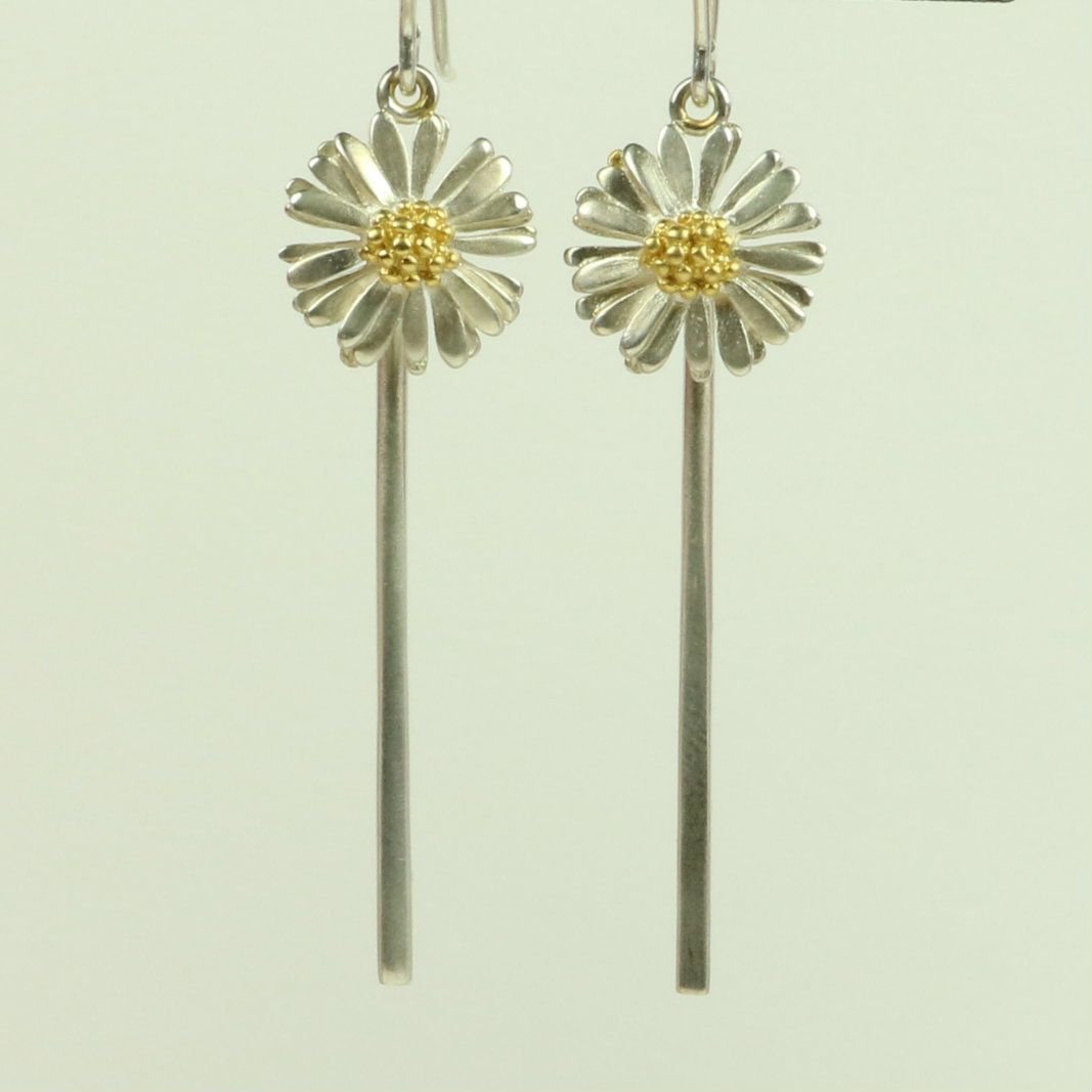 Daisy medium drop earings with stem