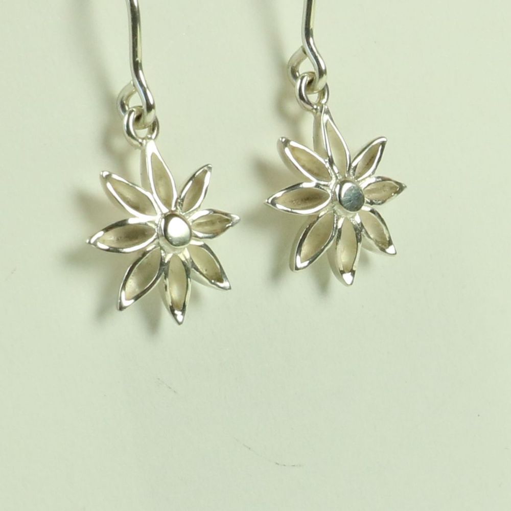  Medium Drop Earrings AED 2