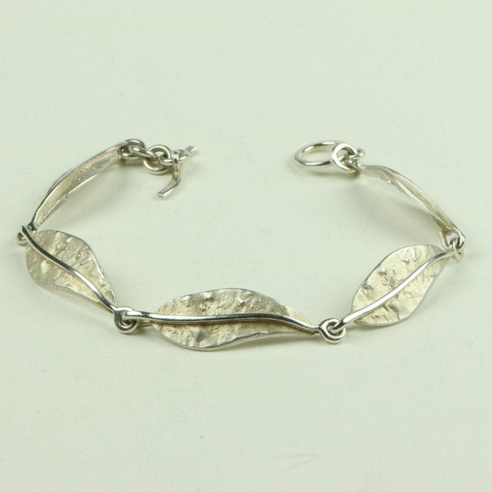 Natura Bracelet in silver with five leaves