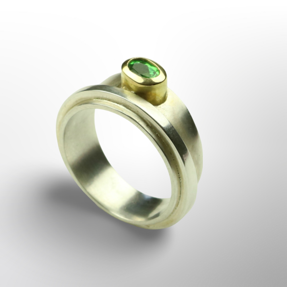 Taper Ring in Silver and Gold with Tsavorite Size N