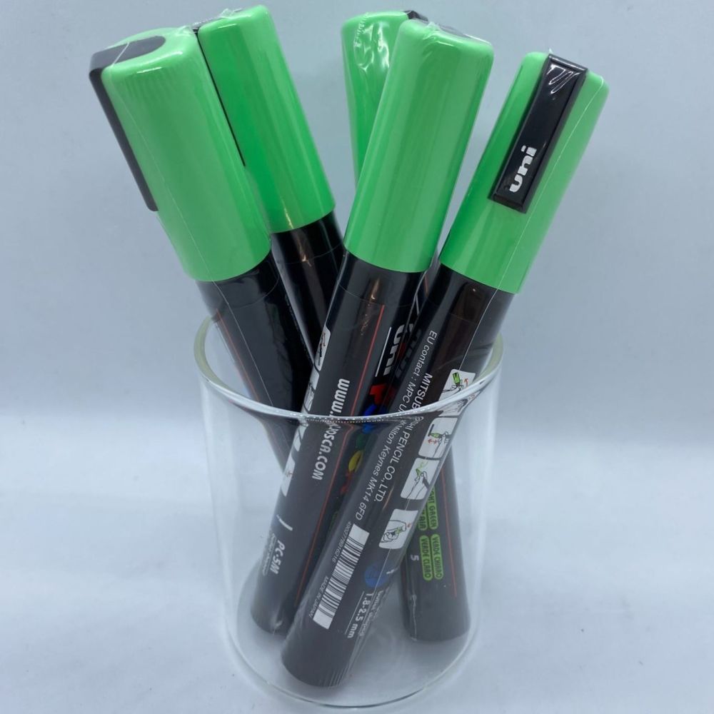 Uniball Posca Medium Tip Paintmarker - Light Green