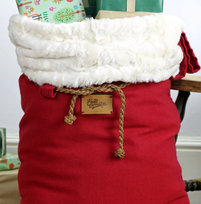 Santa's Grotto Sunday 07th December 2025 3:30pm-3:45pm