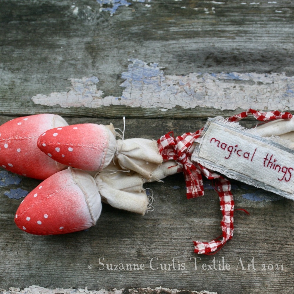 Spindly Toadstool Trio - Red 11
