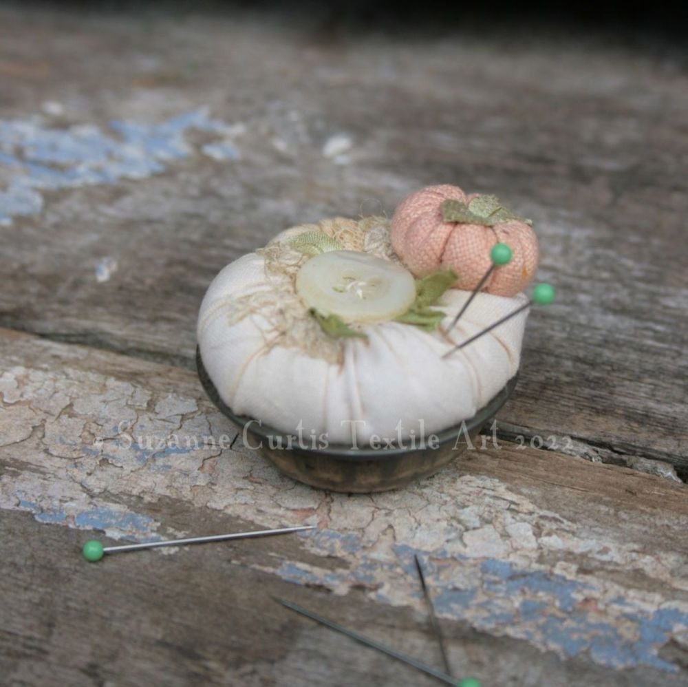 Mini Tin Pincushion - Pumpkin D