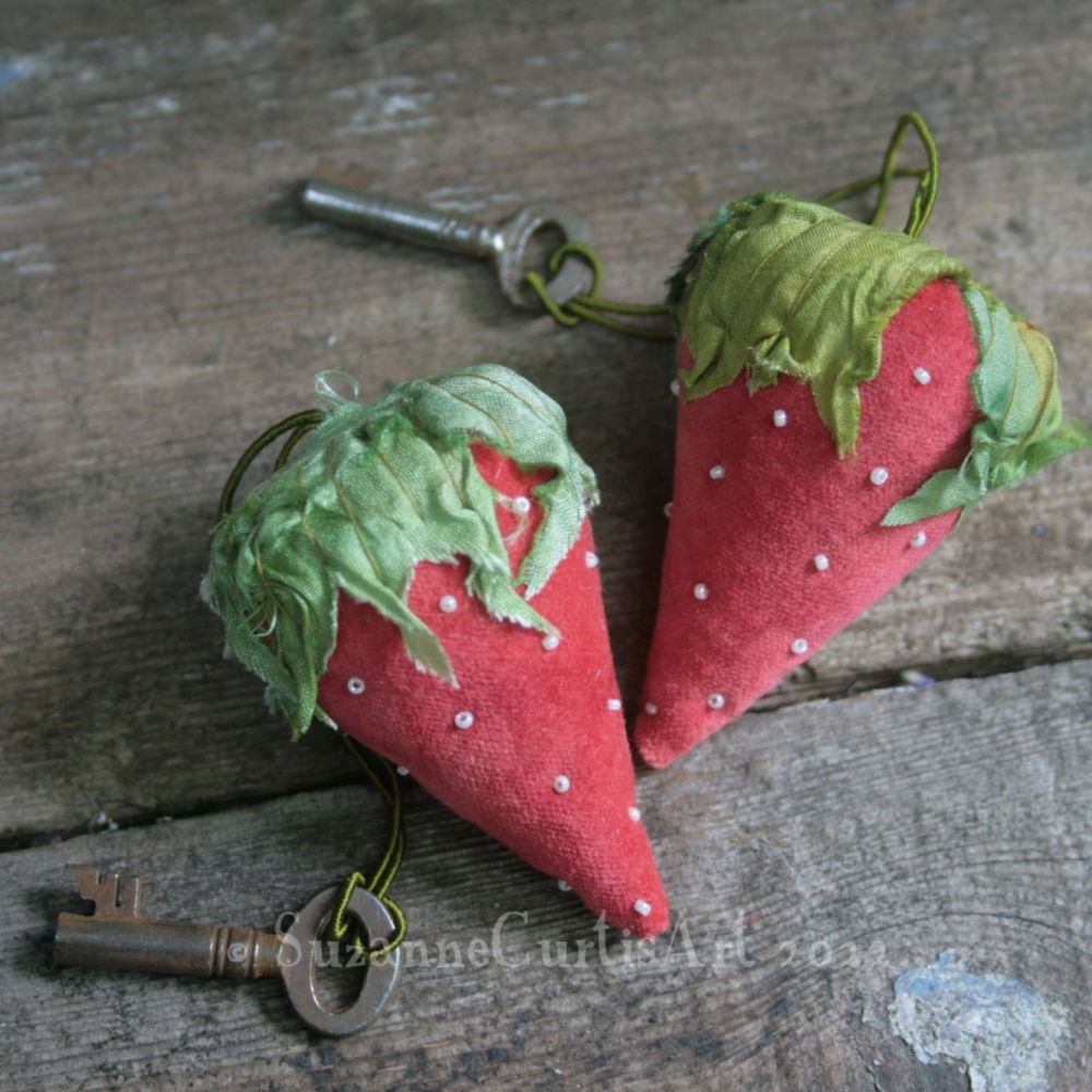 Velvet Strawberry - Cranberry - Ivory Beads