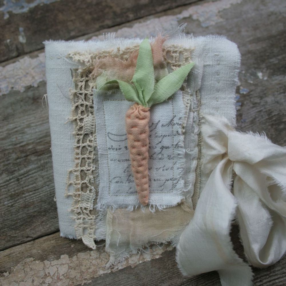 Textile Needle Book Carrot R