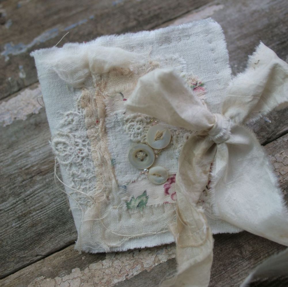 Textile Needle Buttons P
