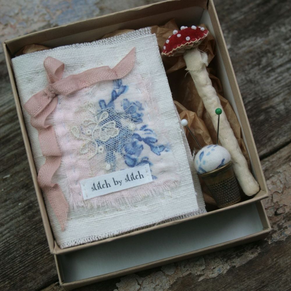 Needlebook/Pincushion Gift Set A