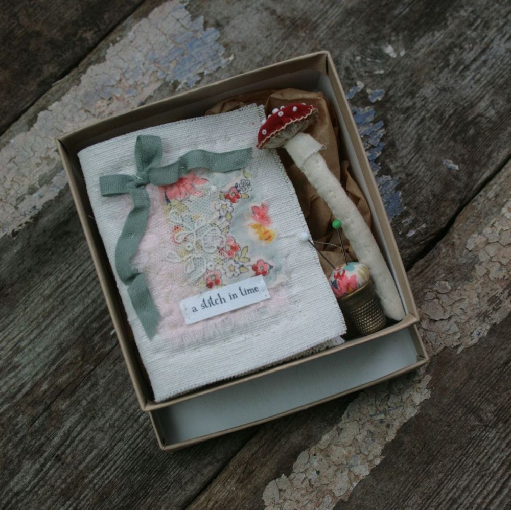 Needlebook/Pincushion Gift Set B