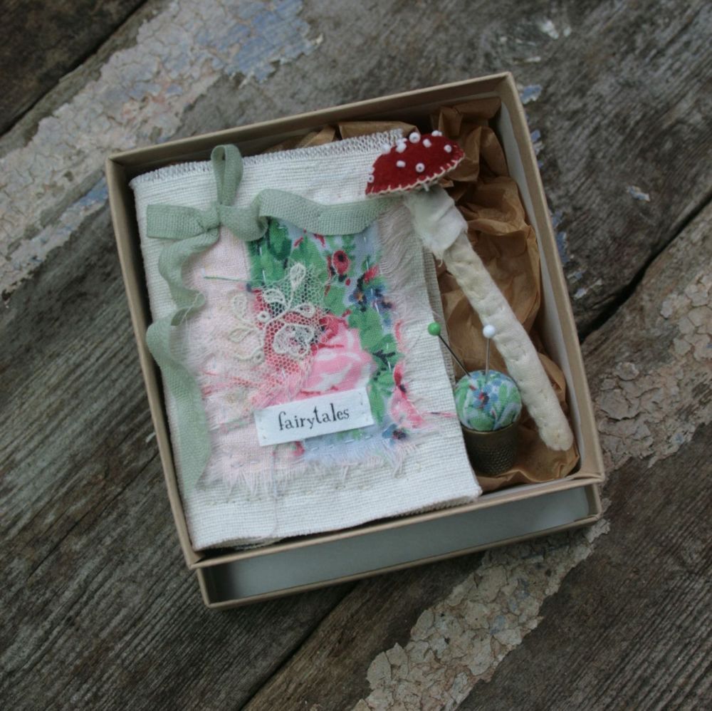 Needlebook/Pincushion Gift Set D
